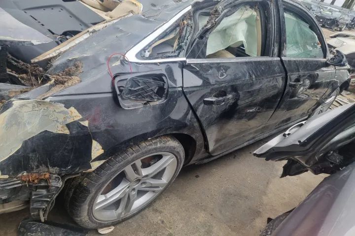 Pompa benzina rezervor injector injectoare pompa inalte carcasa filtru aer debitmetru aer Audi a4 B9 2017 motor 2.0tfsi 252cp CYMC euro 6 dezmembrez dezmembrari piese