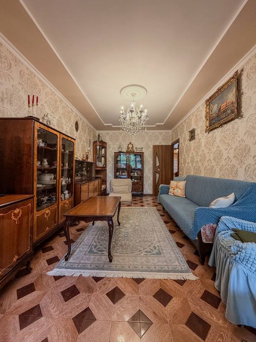 Буз-2 Ялангач,Автосалон Пойтахт, 3/1/5,кирпич, балкон 2*6,70 м2