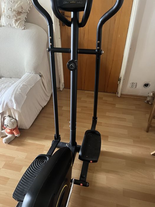 Bicicleta de exercitii E410N de la TECHFIT