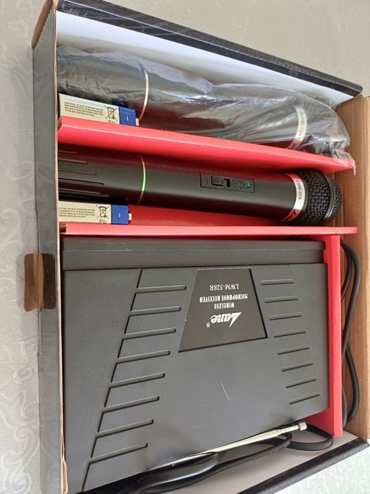 Микрофон 2штук с приемником