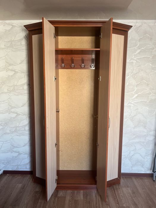 Шкаф для небольшого коридора