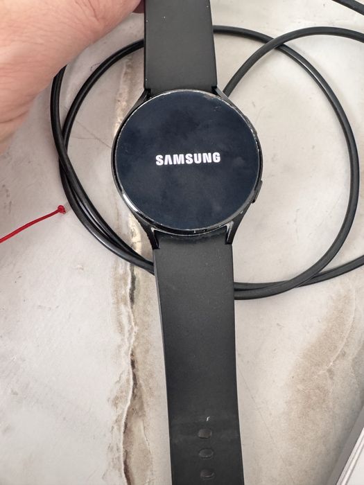 Часы sumsung galaxy watch 4 44 mm