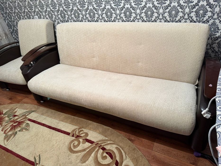 Раскладной диван и кресло