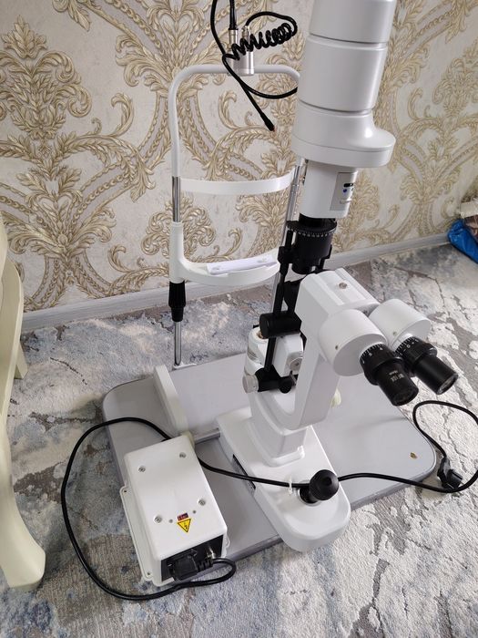 Щелевая лампа глазной