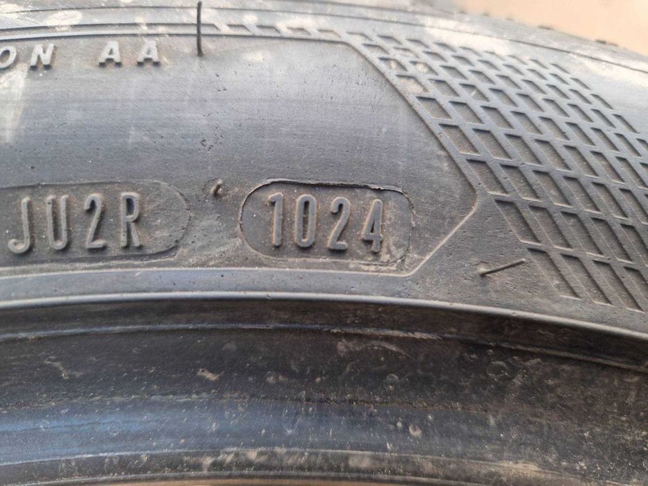 2 Goodyear R19 235/45 Летни гуми  DOT1024