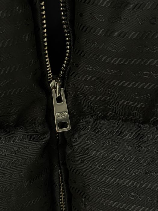 Пуховик Prada 100% оригинал