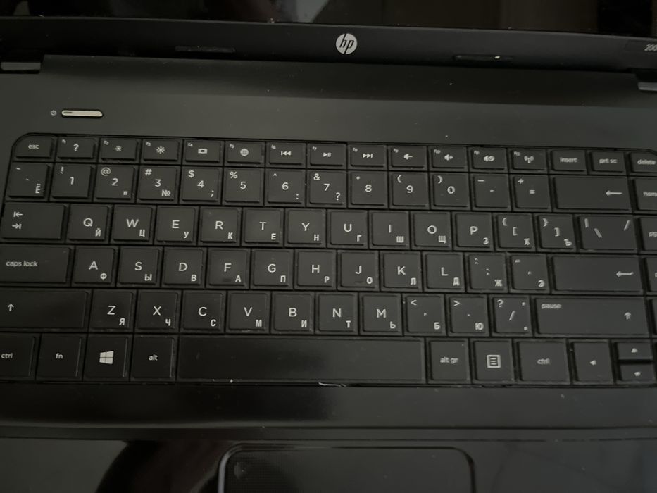 Ноутбук hp 2000 для запчастей