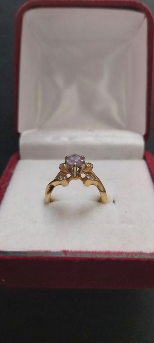 Золотое кольцо аметист с бриллиантами.