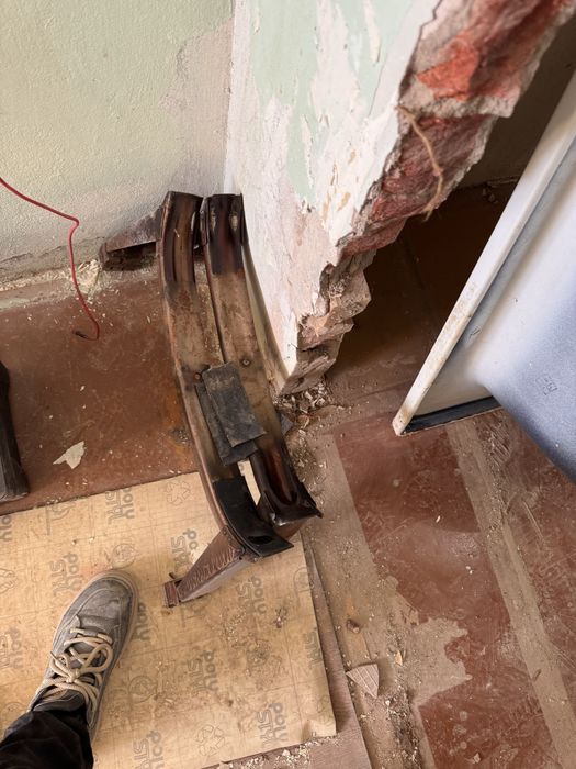 Ванна бу, находится в центре