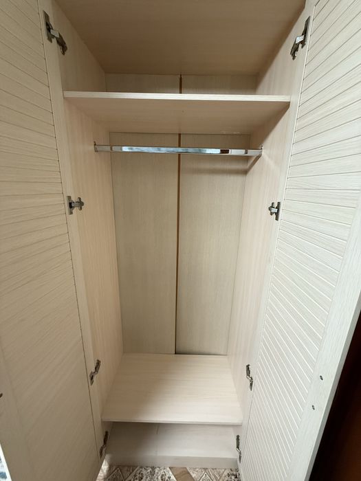 Продам стенку в комнату