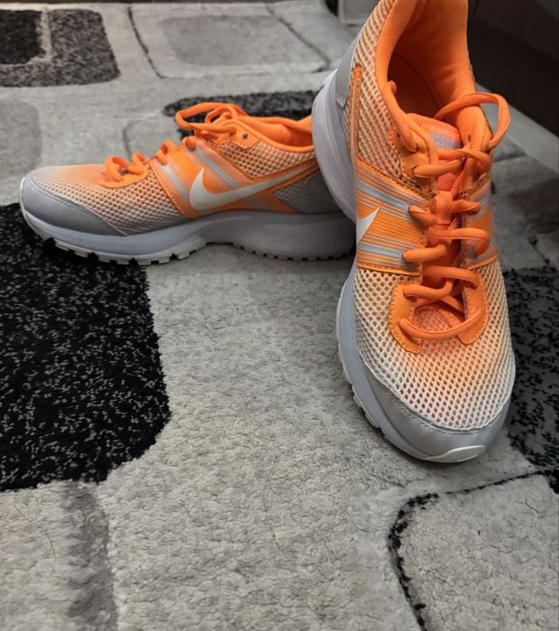 Дамски маратонки Nike