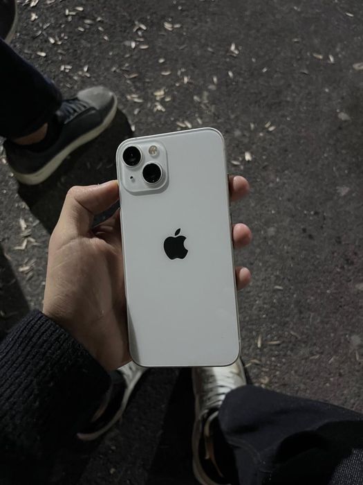 iPhone 13 White