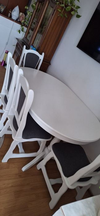 Vând masă+4 scaune lemn masiv