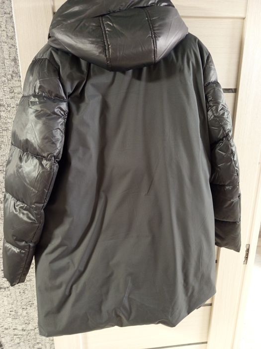 Продам куртку женскую