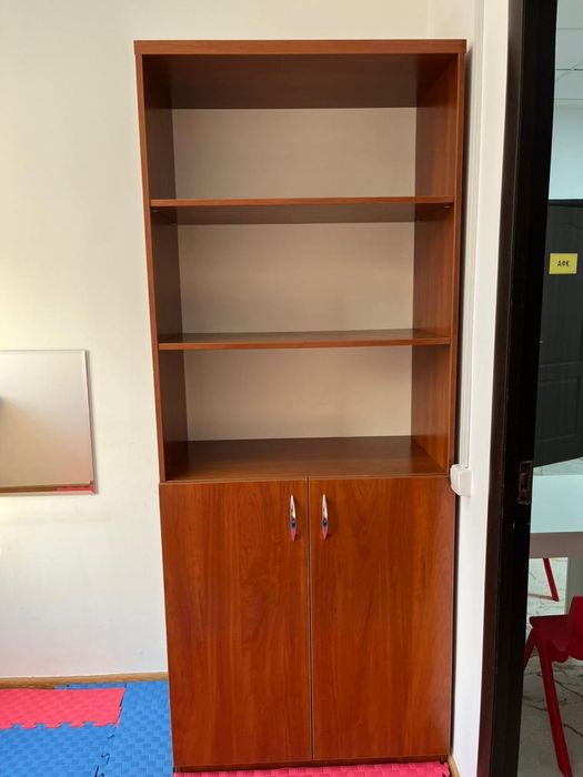 Продам шкафы офисные