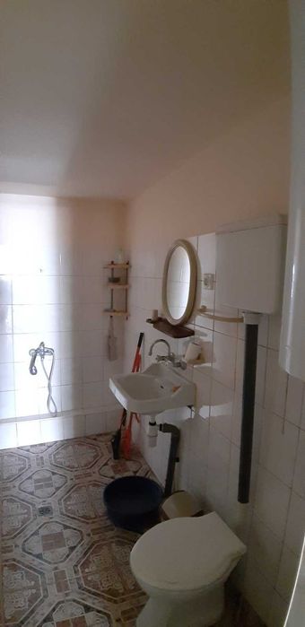 Къща с дворно място