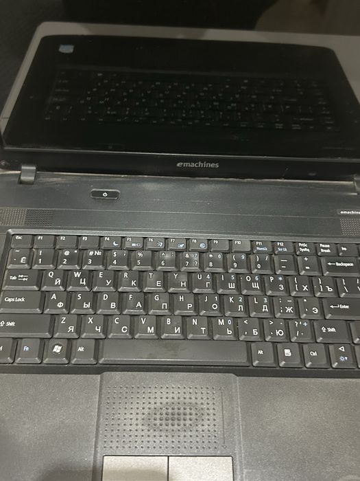 Продам ноутбук старый