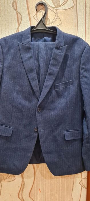 Продам мужской костюм