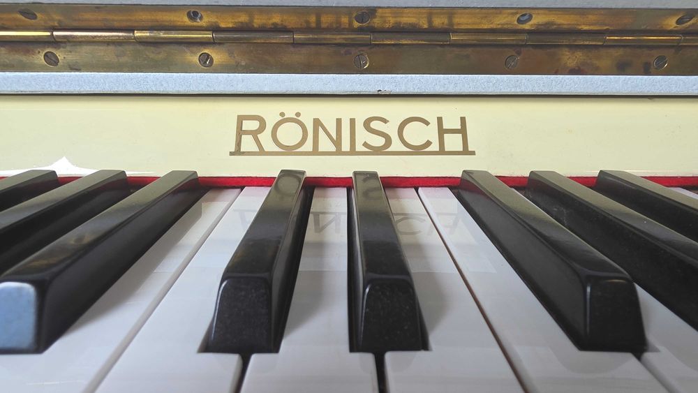 Пиано Rönisch Модел 108