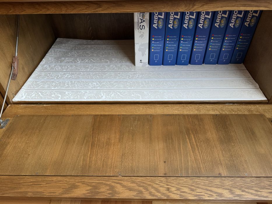 Mobila vitrina si dulap stejar latime 1.02 m -dulap inaltime 0.49 cm -