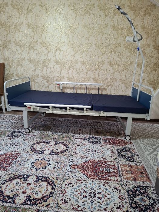 Медицинская кровать