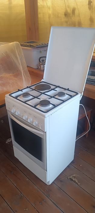 Продам газ плиту