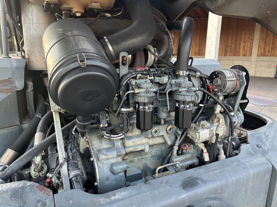 Incarctor frontal LIEBHERR 524