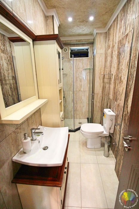 Дава се под наем Тристаен апартамент в Бургас, Център - 100 кв.м за 969 € - Снимка #10