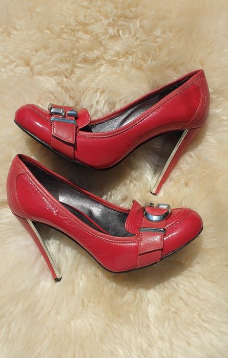 Pantofi cu toc Guess – roșu-coral, mărimea 36