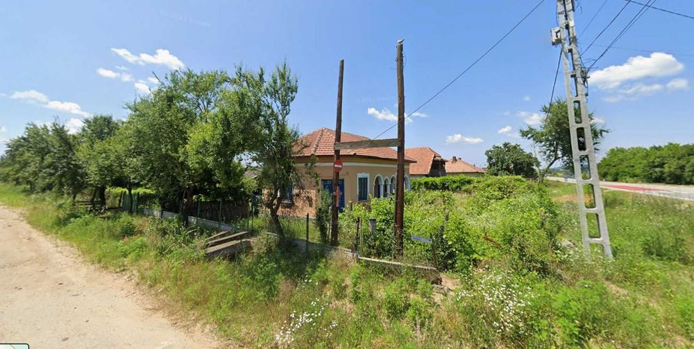 Vând teren cu casă, 900 mp, sat Capu Dealului, jud. Gorj