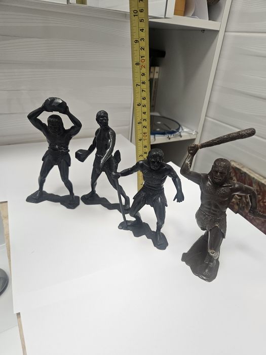 4 figurine din plastic anii 80