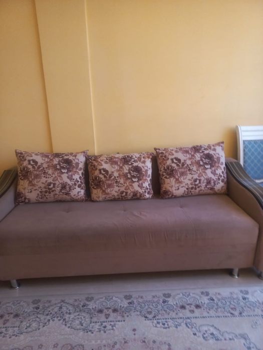 Продается диван в хорошем качестве