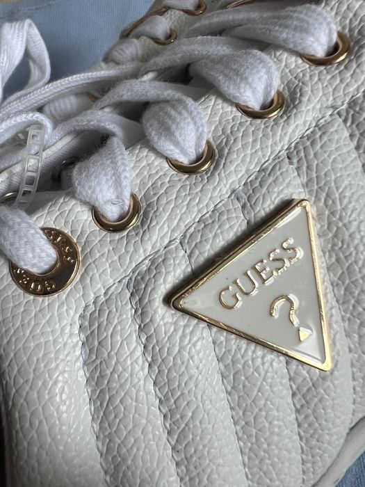 Кроссовки Guess белые