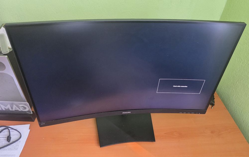 Монитор Philips 27E1 Curved