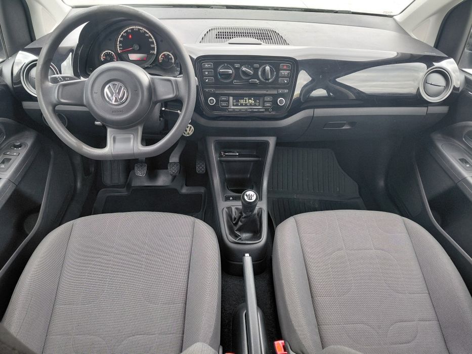 Vw Up 1000 benzina an 2014 euro 5 Km 132000  Clima funcțională!