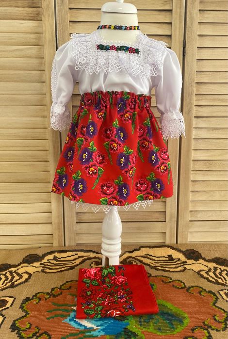 Costum popular pentru fetite de Maramures