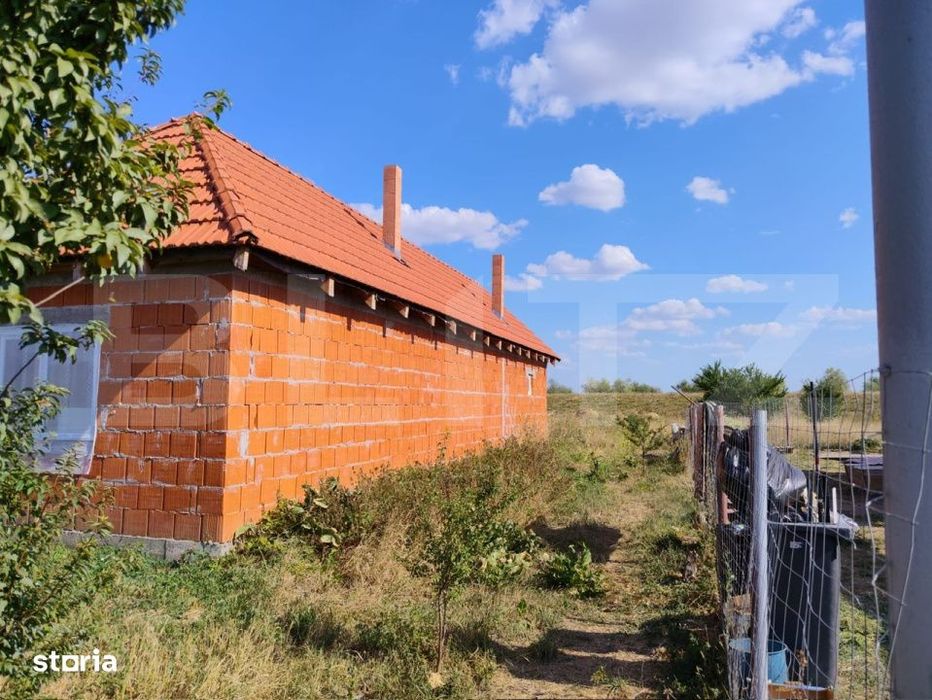 Casa cu 2 camere, 58 mp, zona Domanesti