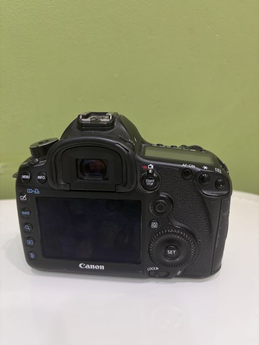 Продам фотоаппарат 5D MARK 3