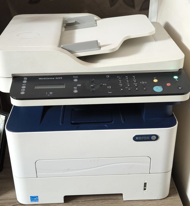 Multifuncțional Xerox 3225