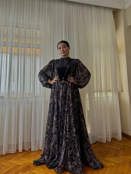 Прокатқа или сатылуға жаңа көйлектер бар