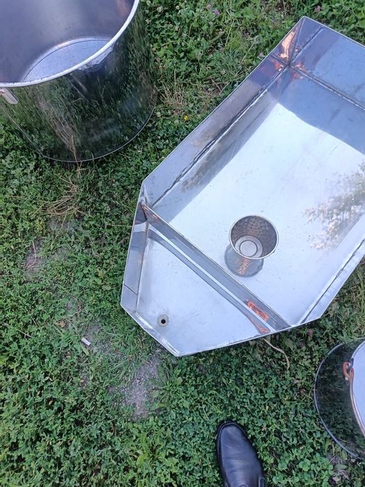 Vând găleți pentru mult oi/ capre din inox