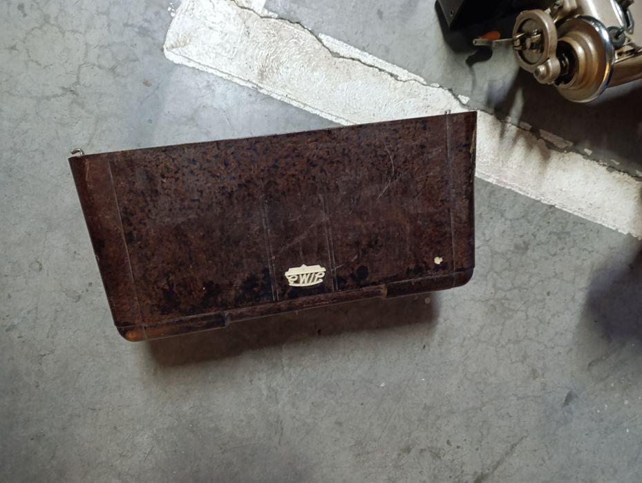 Продам швейную машинку