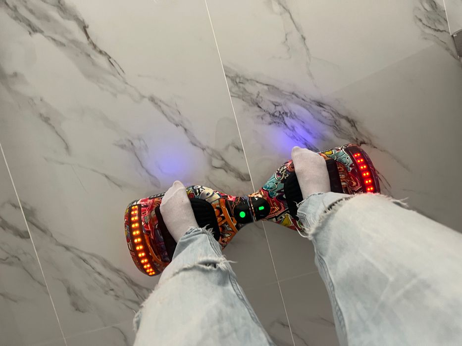 hoverboard cu bluetooth si luminite