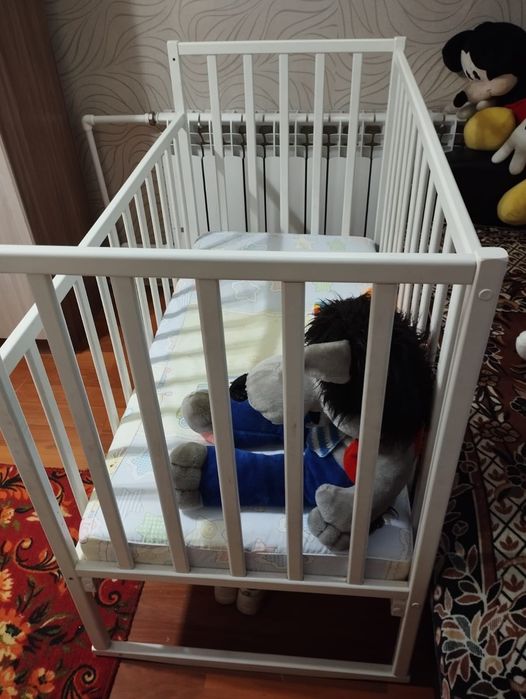 Продам детскую кроватку