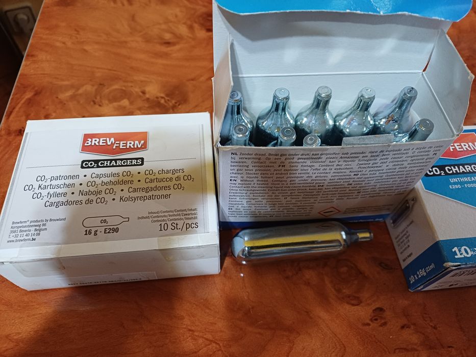 Cartușe  Co2 4 cuti  noi
