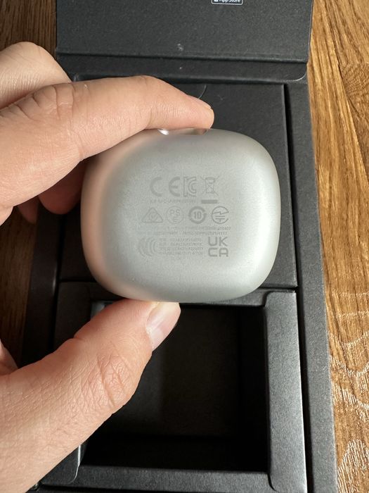 Срочна продается JBL LIVE PRO 2 оригинал