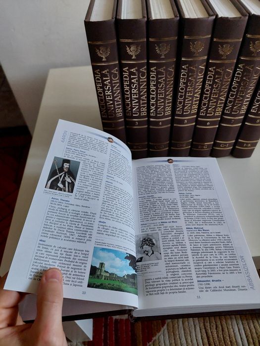 Enciclopedia universală Britanica - primele 8 volume impecabile