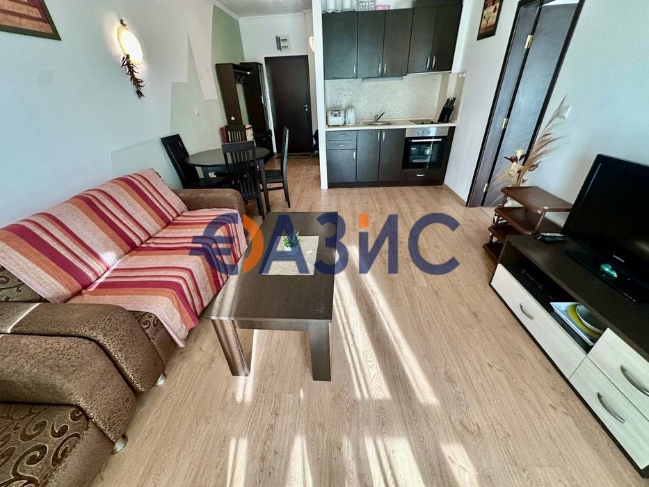 Продава се Двустаен апартамент в к.к. Слънчев бряг - 85 кв.м за 988 €/кв.м - Снимка #2