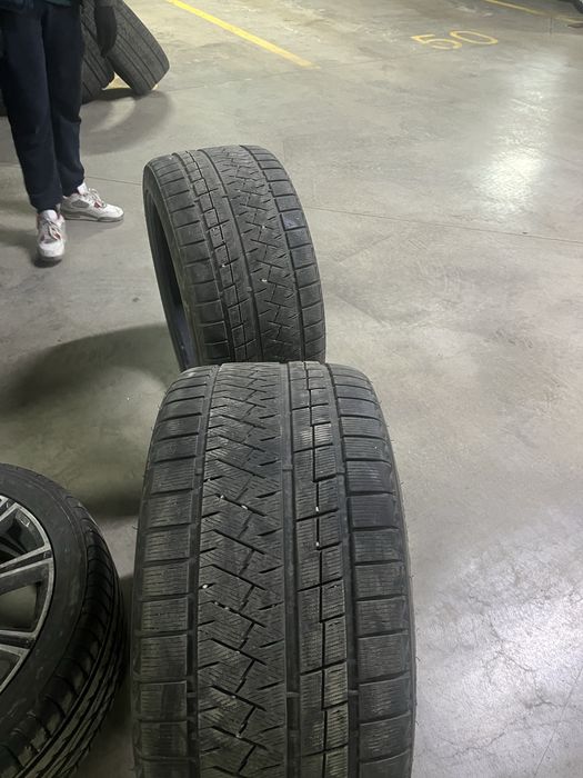 Продам шины на БМВ Х5 R20