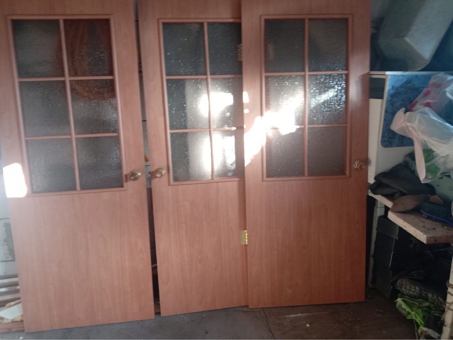 Продам двери б/у 5 шт